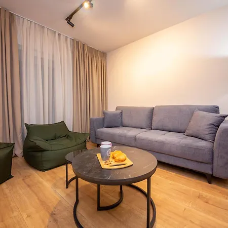 Apartment Blloku Unique 2