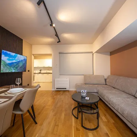 Blloku Unique 2 Apartman *