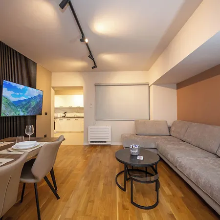 Blloku Unique 2 Tirana