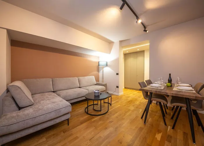 Apartamento Blloku Unique 2 *