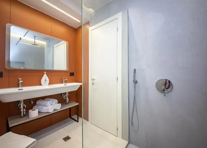 Apartamento Blloku Unique 2 *