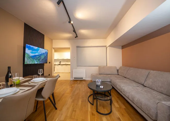 Blloku Unique 2 Апартаменты *